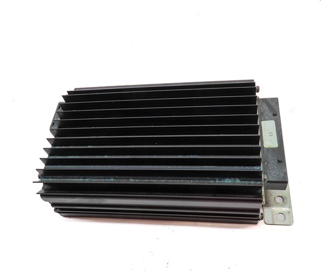 Thumbnail 2: 2004 PORSCHE CAYENNE (955) RADIO STEREO SPEAKER AMPLIFIER (BOSE)
