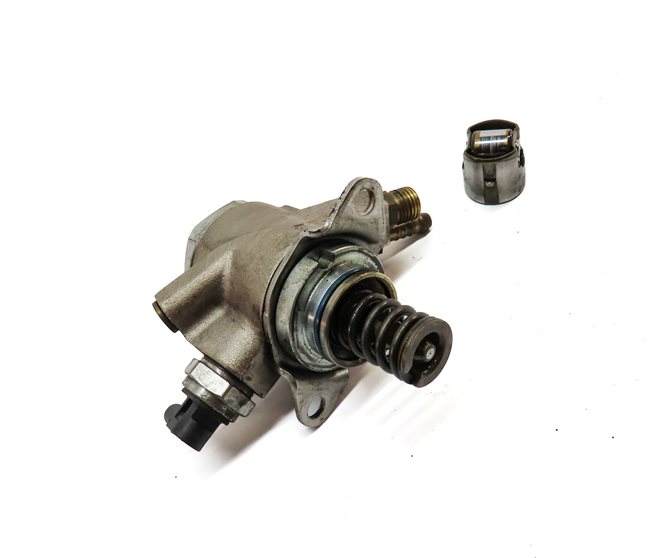 Thumbnail 3: 2011-2018 PORSCHE CAYENNE PANAMERA (958 970 G1) 3.0L ENGINE MECHANICAL FUEL PUMP