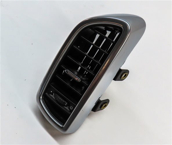 Thumbnail 3: 2015 PORSCHE CAYENNE (958) FRONT RIGHT PASSENGER OUTER DASH HEATER A/C AIR VENT