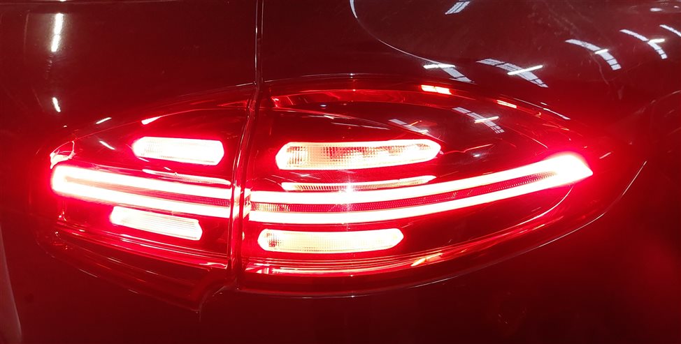 Thumbnail 2: 15-18 PORSCHE CAYENNE (958) REAR RIGHT PASSENGER TAILLIGHT BRAKE LIGHT LAMP