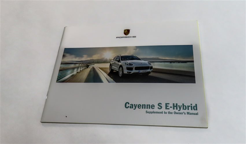 Thumbnail 4: 2015 PORSCHE CAYENNE E-HYBRID (958) OWNERS MANUAL BOOK SERVICE GUIDE SET w/ CASE
