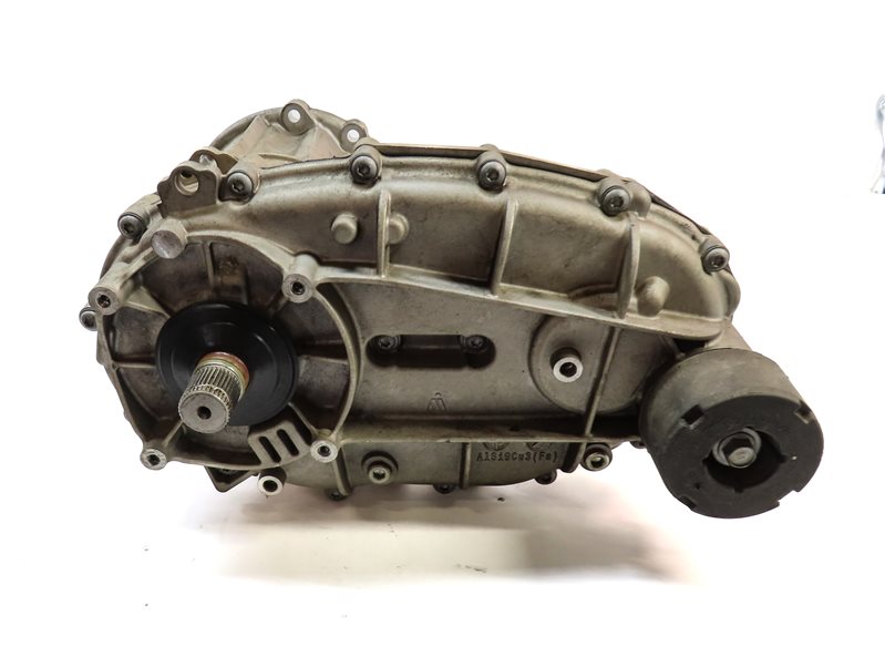 Thumbnail 2: 2011-2018 PORSCHE CAYENNE (958) 3.0L ENGINE FRONT TRANSFER CASE ASSEMBLY