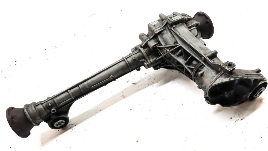 Thumbnail 3: 11-18 PORSCHE CAYENNE (958) 3.0L FRONT DIFFERENTIAL GEAR CARRIER w/ OUTPUT SHAFT