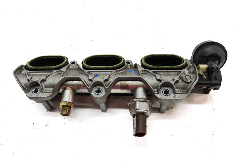 Thumbnail 4: 13 AUDI S4 (B8 8K) 3.0L SUPER (CGXC) LEFT LOWER INTAKE MANIFOLD w/ FUEL RAIL