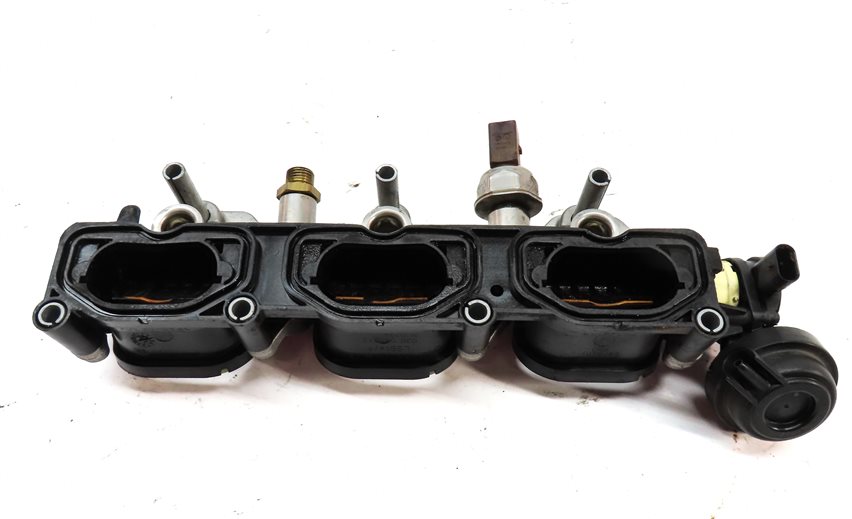 Thumbnail 5: 13 AUDI S4 (B8 8K) 3.0L SUPER (CGXC) LEFT LOWER INTAKE MANIFOLD w/ FUEL RAIL