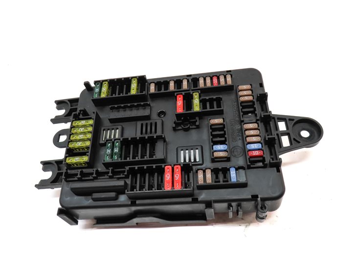 Thumbnail 2: 2013 BMW 335XI (F30) 3.0L (N55) ENGINE REAR TRUNK MOUNT FUSE RELAY PANEL