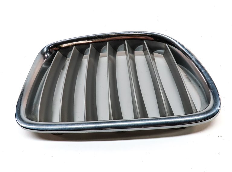 Thumbnail 2: 2013-2015 BMW X1 E84 FRONT RIGHT PASSENGER UPPER HOOD KIDNEY VENT GRILLE  X-LINE
