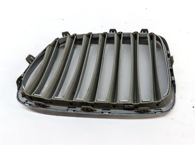 Thumbnail 5: 2013-2015 BMW X1 E84 FRONT RIGHT PASSENGER UPPER HOOD KIDNEY VENT GRILLE  X-LINE