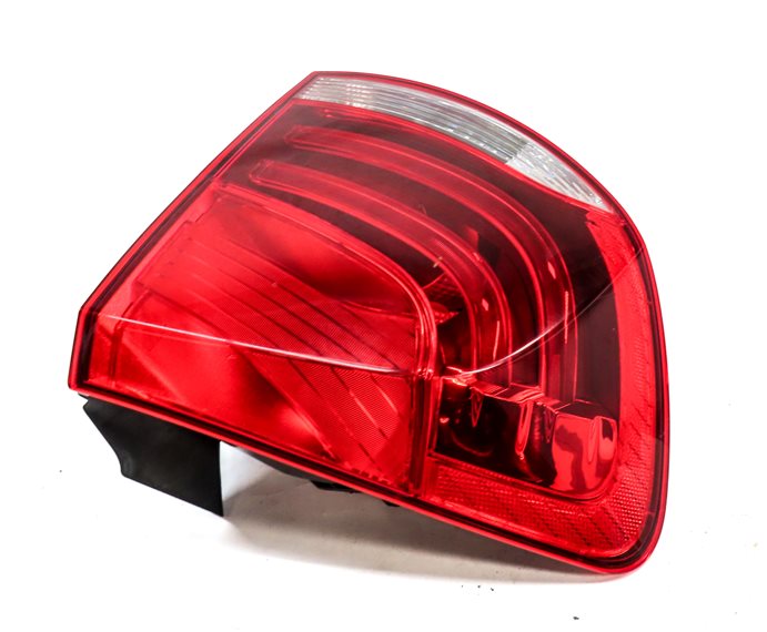 2012-2015 BMW X1 (E84) LEFT DRIVER REAR OUTER TAILLIGHT BRAKE LIGHT LAMP