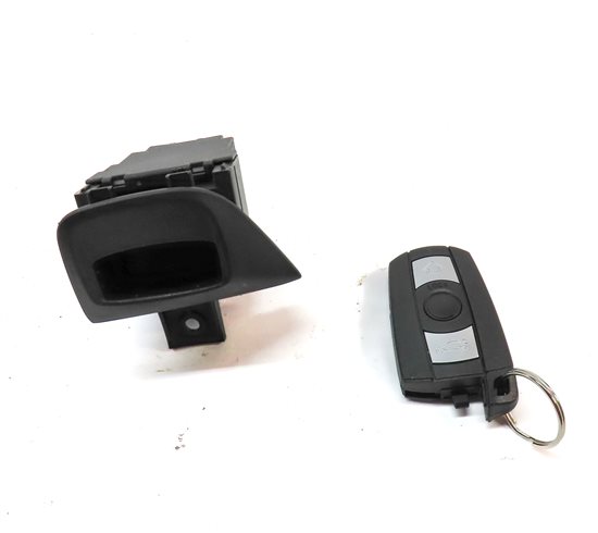 Thumbnail 2: 2013 BMW X1 (E84) IGNITION KEY FOB SLOT w/ KEY FOB SET/ 2