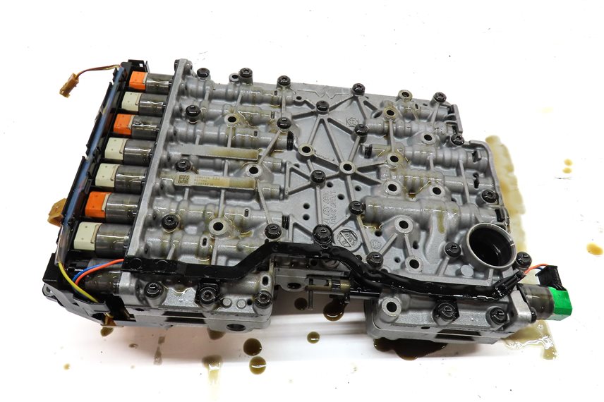 Thumbnail 5: 2013 BMW X1 (E84) 2.0L RWD 8HP45 AUTOMATIC TRANSMISSION VALVE BODY