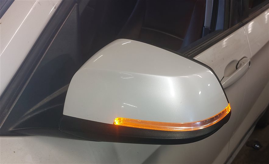 Thumbnail 2: 2013-2015 BMW X1 (E84) LEFT DRIVER P-FOLD AUTODIM MEMORY DOOR MIRROR (White)