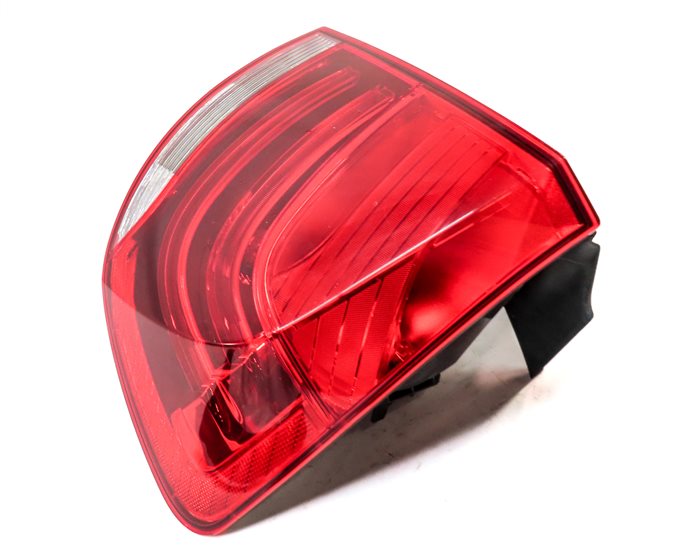 Thumbnail 4: 2012-2015 BMW X1 (E84) RIGHT PASSENGER REAR OUTER TAILLIGHT BRAKE LIGHT LAMP