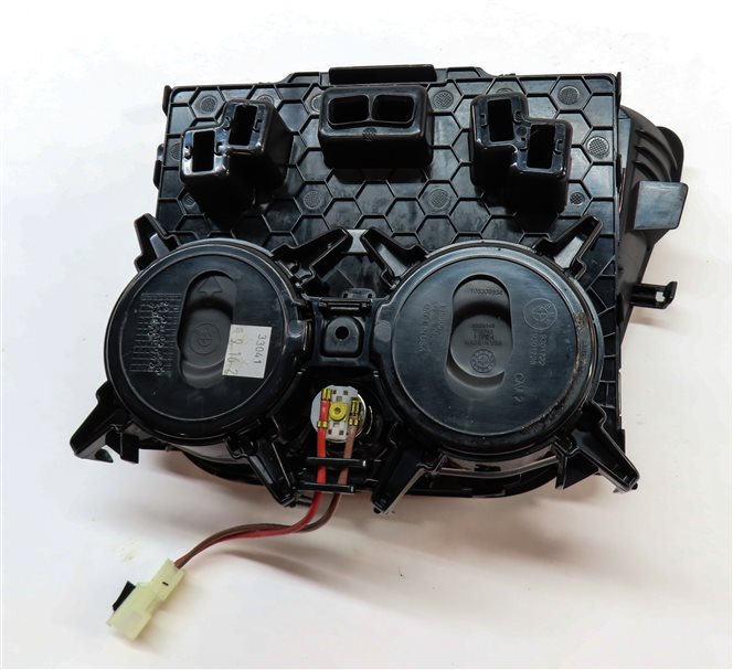 Thumbnail 5: 2017 BMW X3 (F25) FRONT CENTER CONSOLE DUAL CUPHOLDER w/ 12V SOCKET JACK