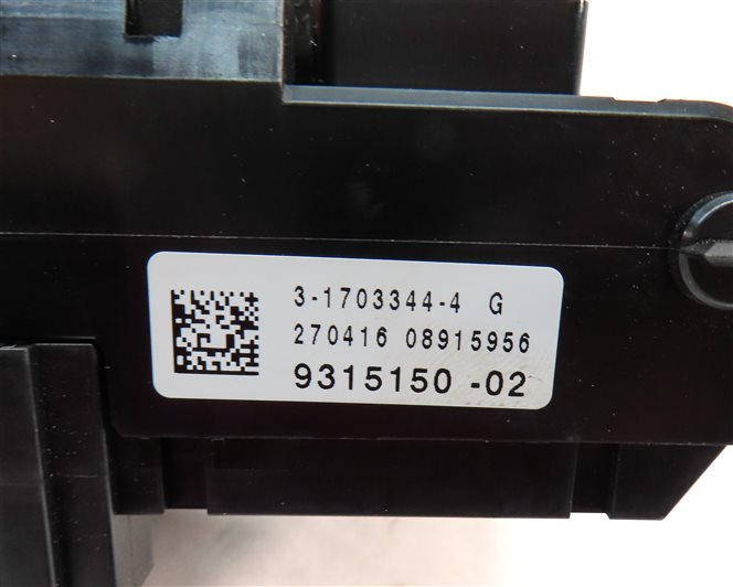 Thumbnail 5: 17 BMW X3 (F25) 2.0L (N20) ENGINE FRONT POWER DISTRIBUTION FUSE RELAY BOX PANEL