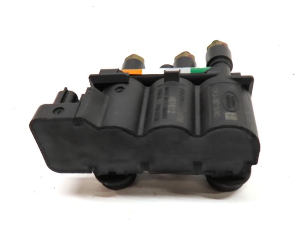Thumbnail 5: 2016 RANGE ROVER SPORT (L494) AIR SUSPENSION TRANSFER RELIEF VALVE BLOCK