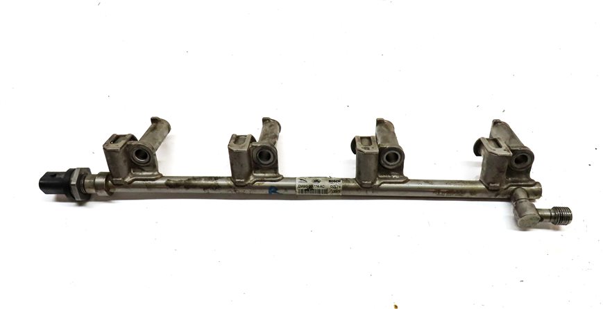 Thumbnail 5: 2016 RANGE ROVER SPORT (L494) 5.0L SUPER ENGINE FUEL RAIL w/ PRESSURE SENSOR