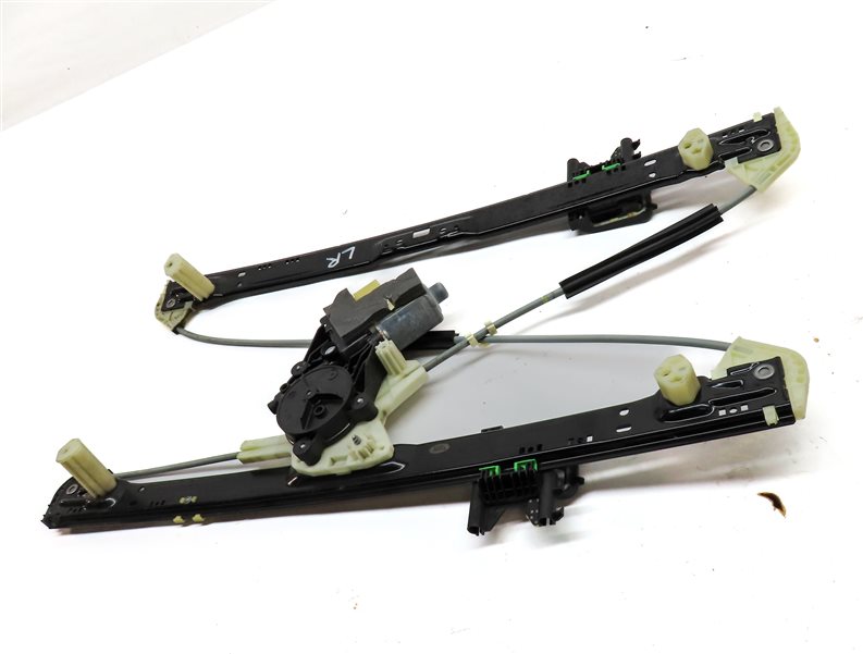 Thumbnail 2: 2014-2020 RANGE ROVER SPORT (L494) REAR LEFT DOOR WINDOW REGULATOR w/MOTOR