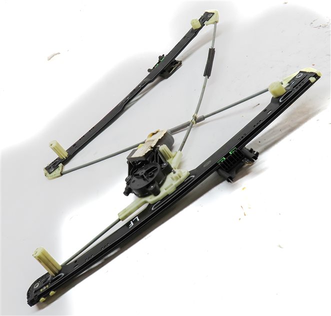 Thumbnail 3: 2014-2020 RANGE ROVER SPORT (L494) FRONT LEFT DRIVER WINDOW REGULATOR w/MOTOR