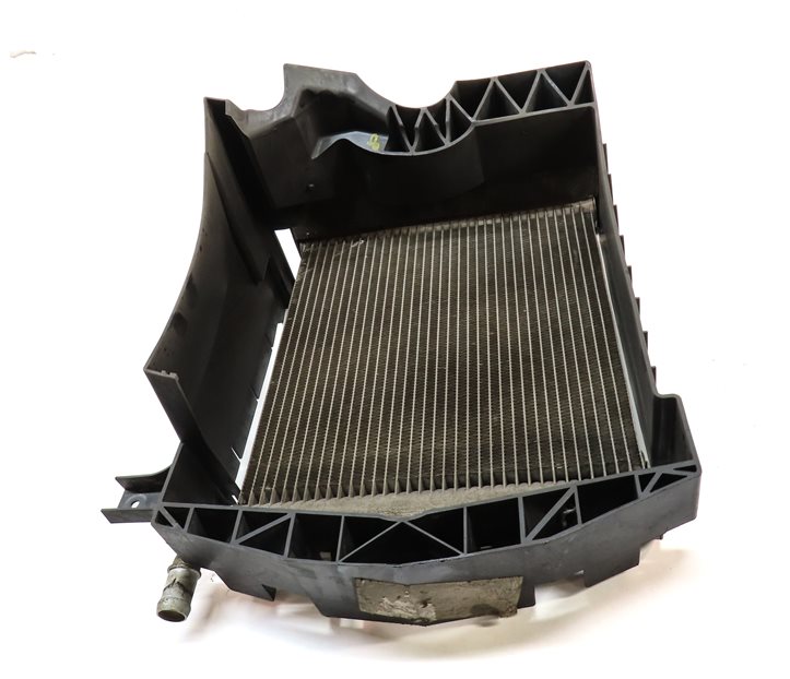 Thumbnail 2: 13-20 ROVER SPORT DISCOVERY (L405 L462 L494) RIGHT AUXILIARY RADIATOR & BRACKET