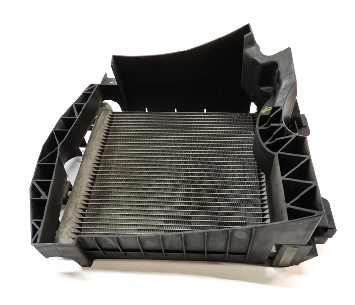 Thumbnail 4: 13-20 ROVER SPORT DISCOVERY (L405 L462 L494) RIGHT AUXILIARY RADIATOR & BRACKET