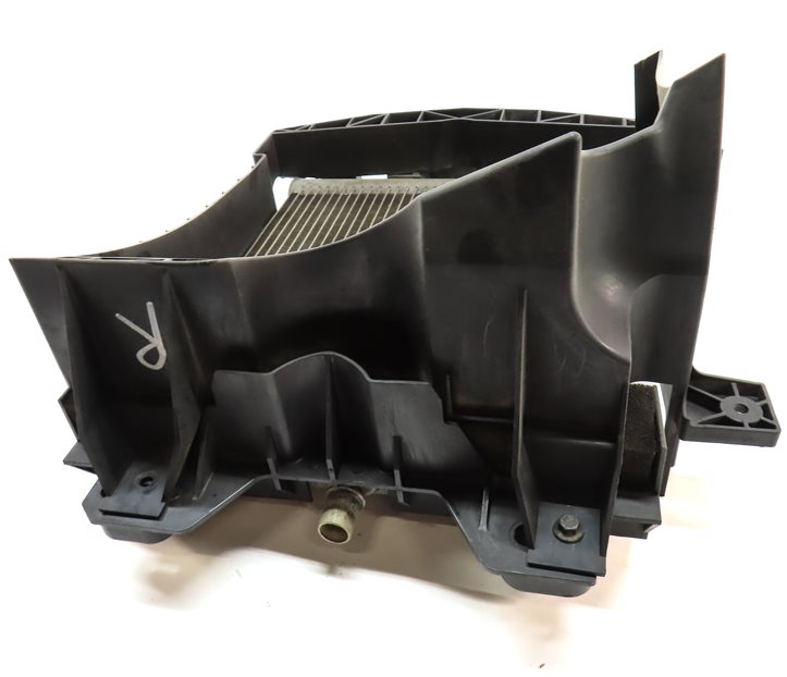 Thumbnail 5: 13-20 ROVER SPORT DISCOVERY (L405 L462 L494) RIGHT AUXILIARY RADIATOR & BRACKET