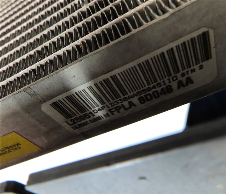 Thumbnail 8: 13-20 ROVER SPORT DISCOVERY (L405 L462 L494) RIGHT AUXILIARY RADIATOR & BRACKET