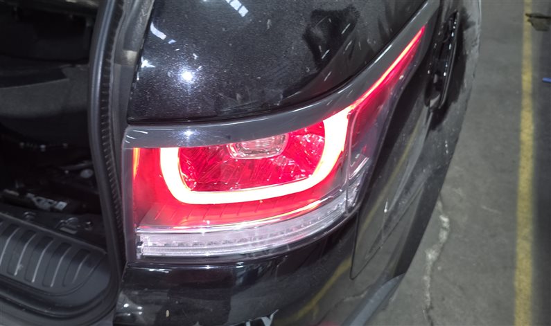 Thumbnail 2: 14-17 RANGE ROVER SPORT L405 L494 REAR RIGHT PASSENGER UPPER QUARTER TAILLIGHT