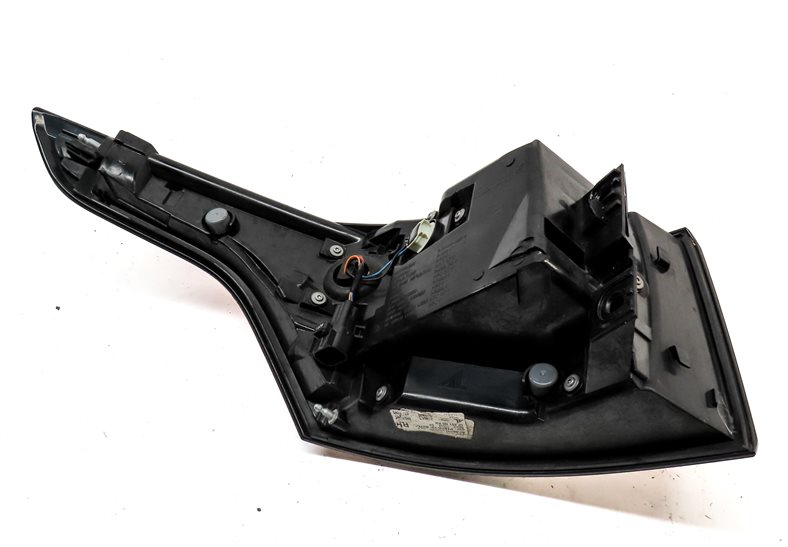 Thumbnail 5: 14-17 RANGE ROVER SPORT L405 L494 REAR RIGHT PASSENGER UPPER QUARTER TAILLIGHT