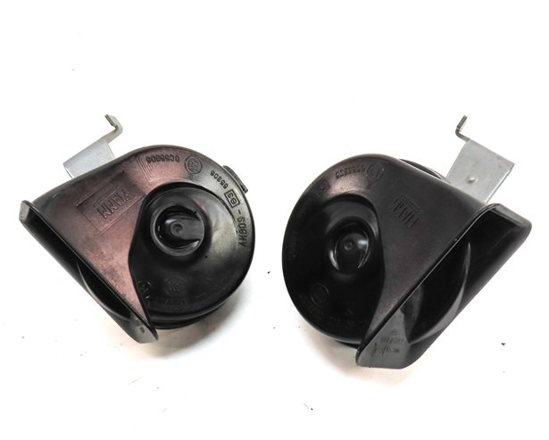 Thumbnail 2: 16-22 BMW X1 F48 FRONT HIGH LOW TONE NOTE HORN SET/2