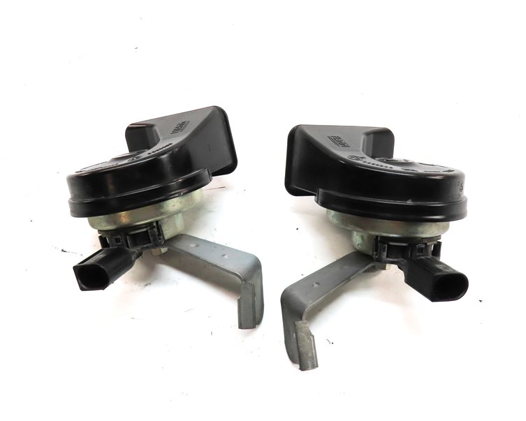 Thumbnail 3: 16-22 BMW X1 F48 FRONT HIGH LOW TONE NOTE HORN SET/2