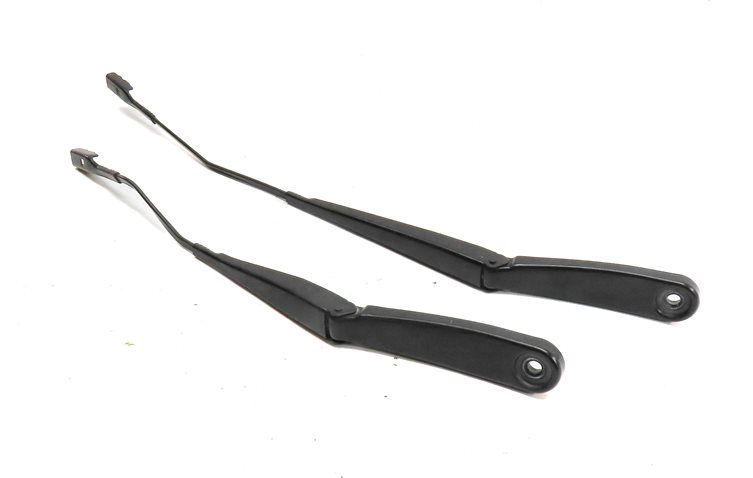 2016-2022 BMW X1 F48 FRONT LEFT & RIGHT WINDSHIELD WIPER ARM SET/ 2