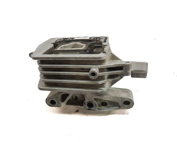 Thumbnail 2: 2017 BMW X1 (F48) 2.0L (B46) LEFT ENGINE MOTOR SUPPORT MOUNT