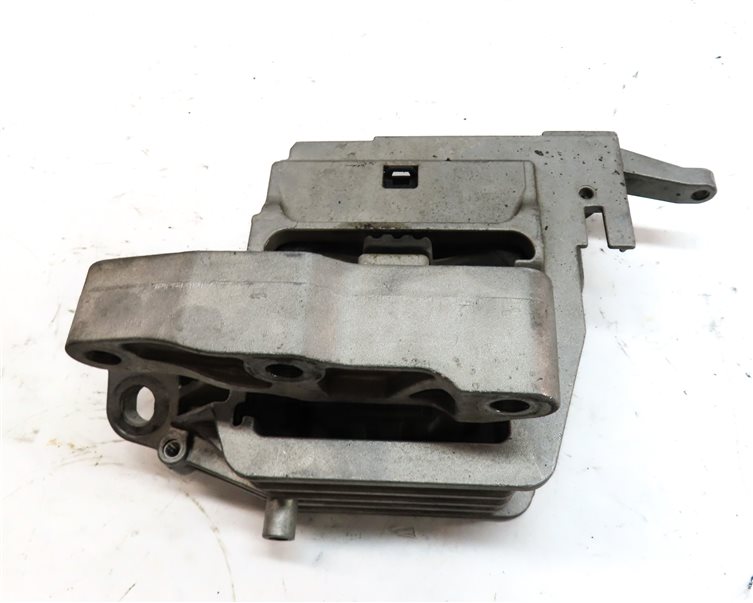 Thumbnail 6: 2017 BMW X1 (F48) 2.0L (B46) LEFT ENGINE MOTOR SUPPORT MOUNT