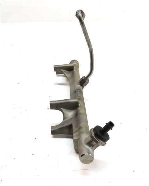 Thumbnail 3: 2017 BMW X1 (F48) 2.0L (B46) ENGINE MOTOR FUEL RAIL w/ LINE & PRESSURE SENSOR