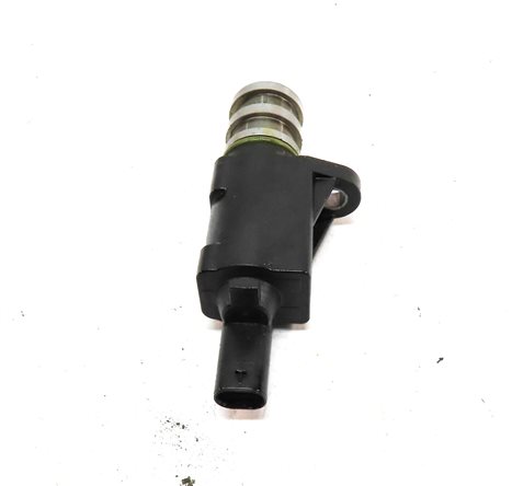 Thumbnail 2: 2017 BMW X1 (F48) 2.0L (B46) ENGINE MOTOR VVT VARIABLE VALVE TIMING SOLENOID