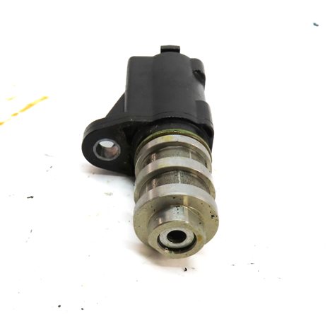 Thumbnail 5: 2017 BMW X1 (F48) 2.0L (B46) ENGINE MOTOR VVT VARIABLE VALVE TIMING SOLENOID