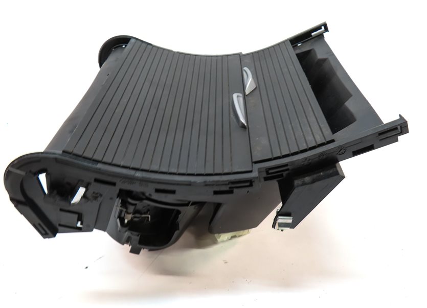 Thumbnail 5: 2017 BMW X1 (F48) FRONT CENTER CONSOLE FLIP OPEN CUP HOLDER ASSEMBLY