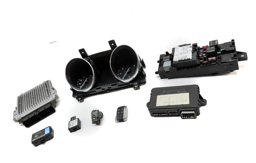 Thumbnail 3: 2016 RANGE ROVER SPORT (L494) 3.0L DIESEL SPEEDOMETER ECU BCM MODULE KEY SET/8