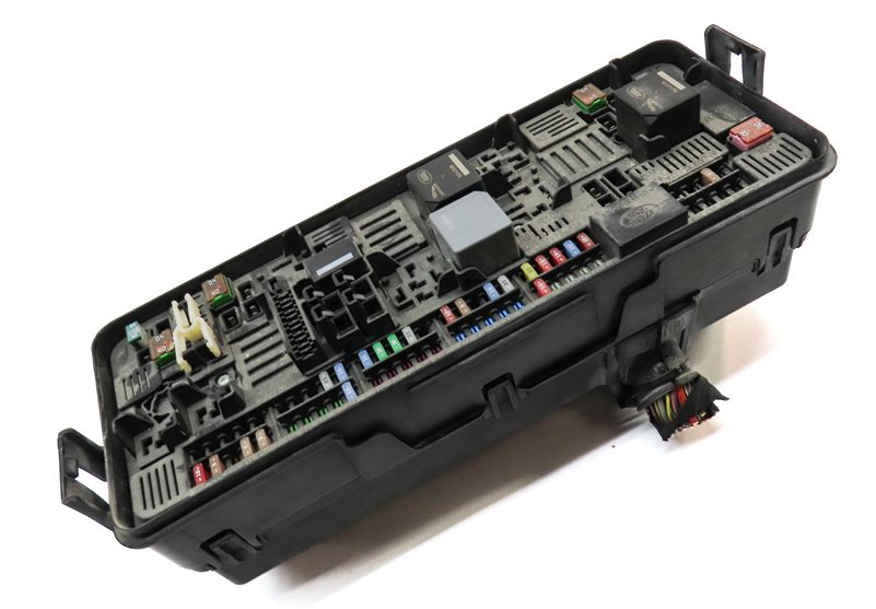 Thumbnail 3: 2016-2017 RANGE ROVER SPORT (L494) 3.0L DIESEL ENGINE BAY FUSE RELAY BOX