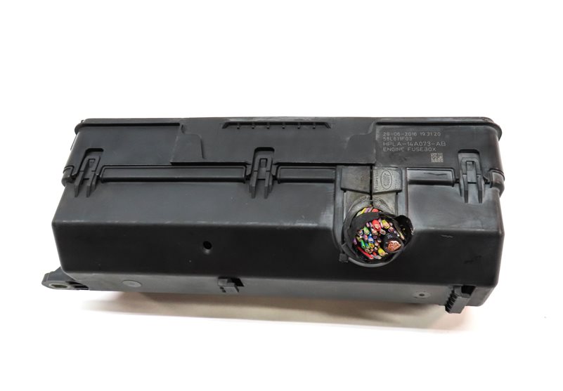 Thumbnail 4: 2016-2017 RANGE ROVER SPORT (L494) 3.0L DIESEL ENGINE BAY FUSE RELAY BOX