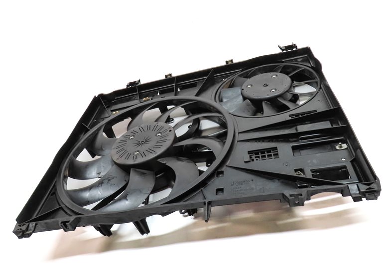 Thumbnail 2: 16 LAND RANGE ROVER SPORT L494 3.0L DIESEL ENGINE RADIATOR COOLING FAN ASSEMBLY