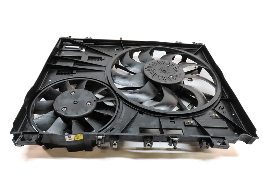 Thumbnail 4: 16 LAND RANGE ROVER SPORT L494 3.0L DIESEL ENGINE RADIATOR COOLING FAN ASSEMBLY