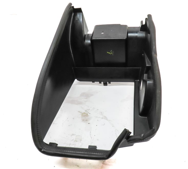 Thumbnail 4: 2016 RANGE ROVER SPORT (L494) 3.0L DIESEL ENGINE RIGHT AUXILIARY RADIATOR SHROUD