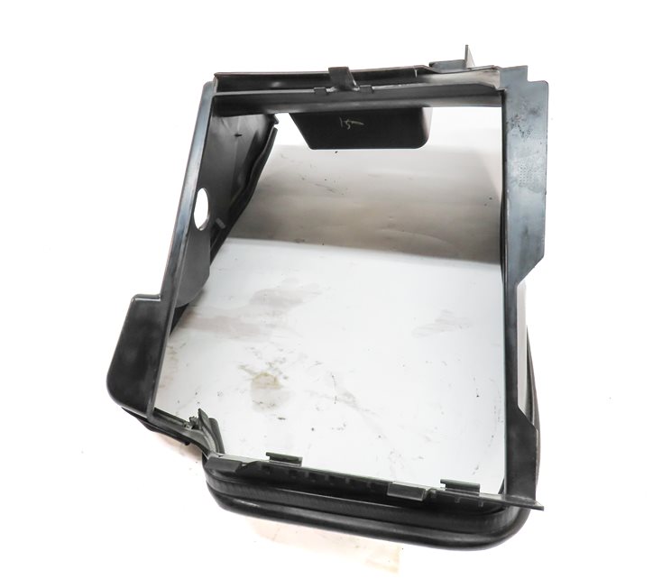 Thumbnail 6: 2016 RANGE ROVER SPORT (L494) 3.0L DIESEL ENGINE RIGHT AUXILIARY RADIATOR SHROUD