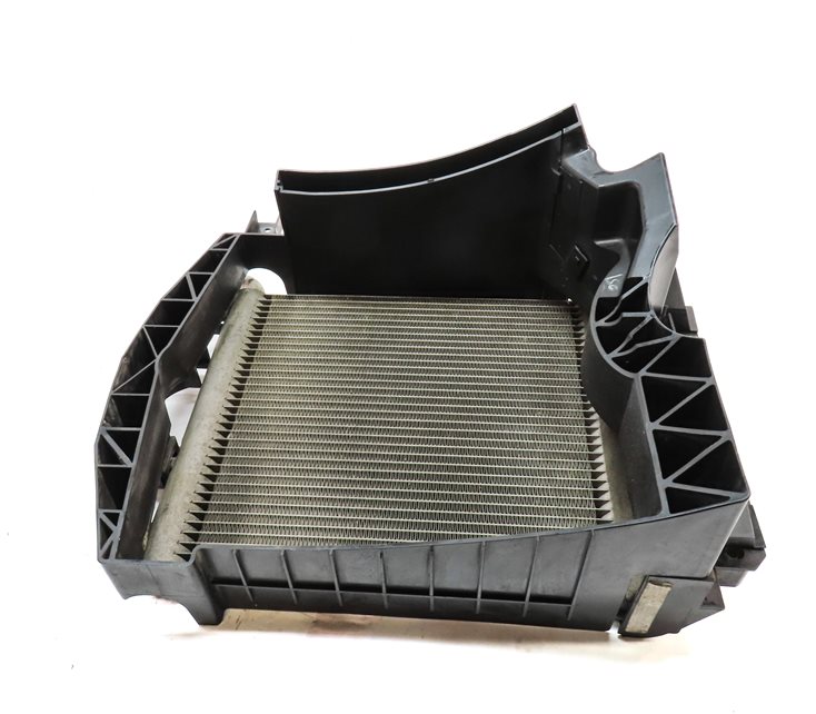 Thumbnail 2: 16 RANGE ROVER SPORT L494 3.0L DIESEL ENGINE RIGHT PASSENGER AUXILIARY RADIATOR