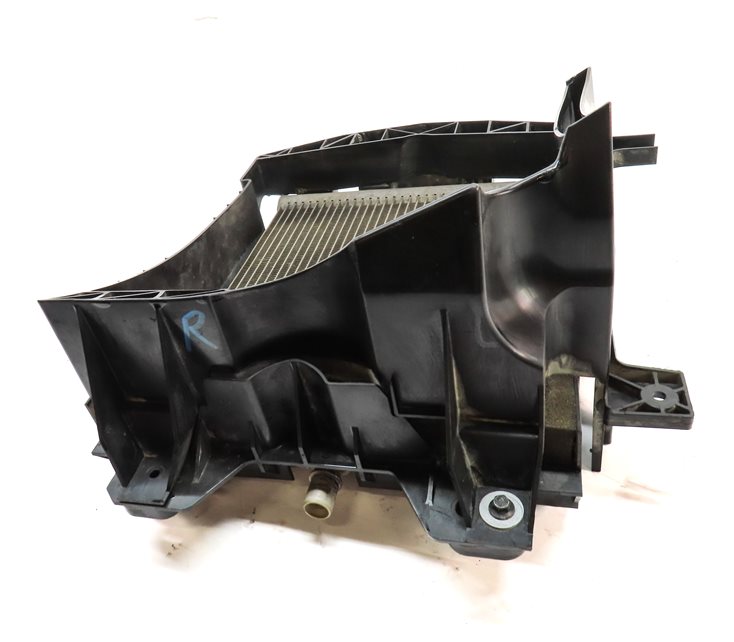 Thumbnail 4: 16 RANGE ROVER SPORT L494 3.0L DIESEL ENGINE RIGHT PASSENGER AUXILIARY RADIATOR
