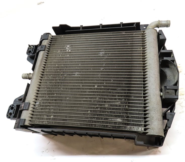 Thumbnail 6: 16 RANGE ROVER SPORT L494 3.0L DIESEL ENGINE RIGHT PASSENGER AUXILIARY RADIATOR
