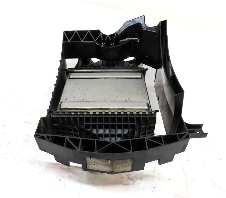 Thumbnail 5: 2016 RANGE ROVER SPORT (L494) 3.0L DIESEL ENGINE LEFT DRIVER AUXILIARY RADIATOR