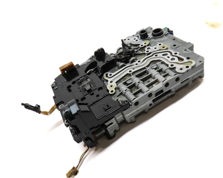 Thumbnail 3: 14-16 LR4 - RANGE ROVER SPORT (L405 L494) TRANSMISSION VALVE BODY w/ START STOP